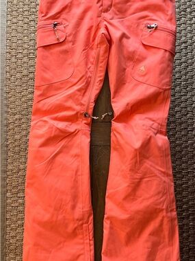 NWT - Womens Gloria Snowboard Pant- color: Persimmon